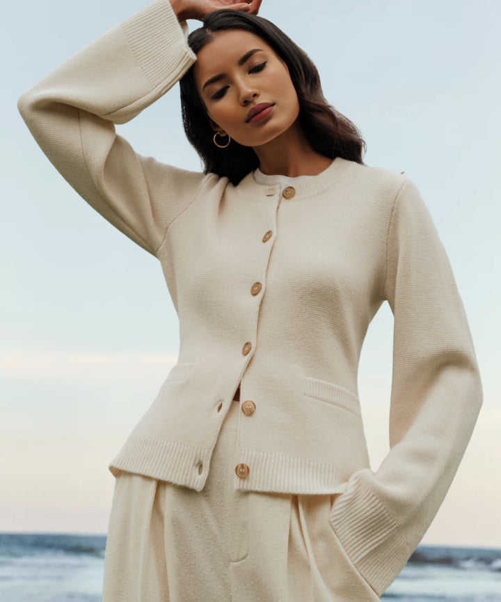 Ultra-soft cashmere cardigan with buttons