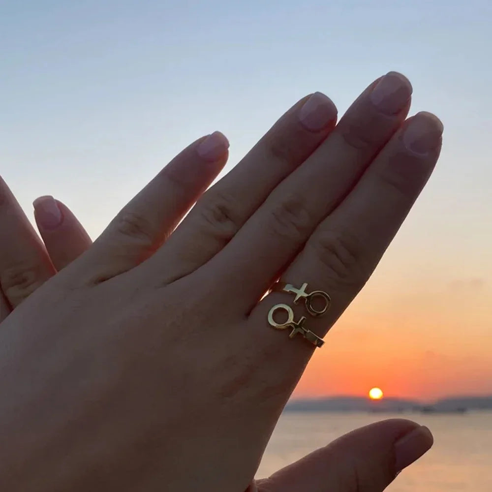 Double Venus Linked Love Ring – Gold, Silver & Rose Gold